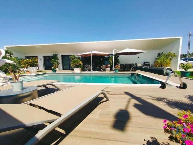 Prestigiosa casa de 218 m² à venda Casais da Charneca, Portugal