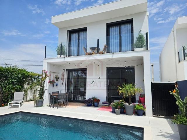 Prestigiosa casa de 219 m² à venda Valado de Santa Quiteria, Alcobaça, Leiria