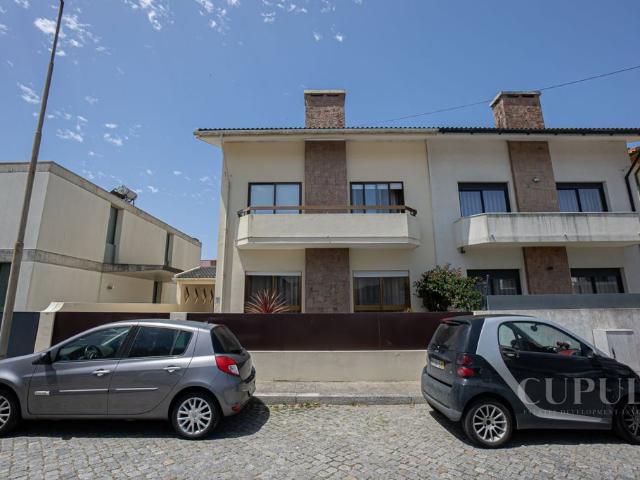 Prestigiosa casa de 224 m² à venda Matosinhos, Porto