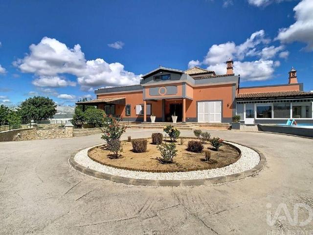 Prestigiosa casa de 228 m² à venda Faro, Portugal