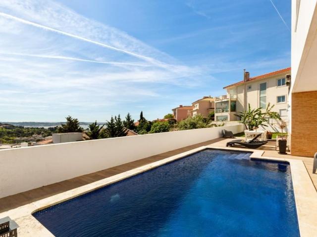 Prestigiosa casa de 232 m² à venda Oeiras, Lisboa