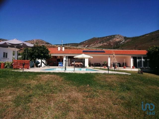 Prestigiosa casa de 350 m² à venda Lamas de Orelhão, Bragança