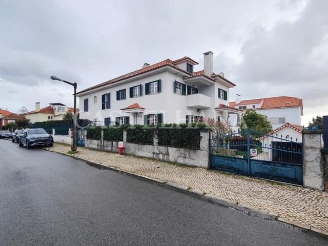 Prestigiosa casa de 350 m² à venda Restelo Santa Maria de Belem, Lisboa
