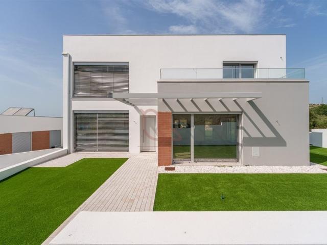 Prestigiosa casa de 361 m² à venda Batalha, Leiria