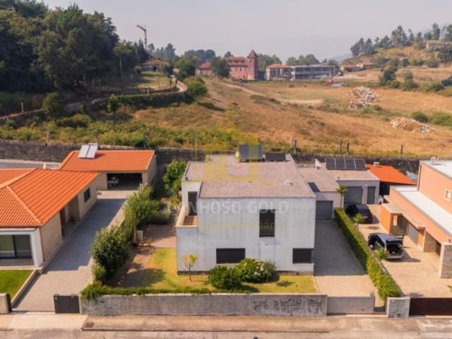 Prestigiosa casa de 376 m² à venda Póvoa de Lanhoso, Braga