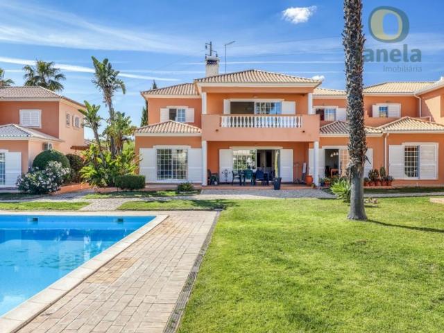 Prestigiosa casa de 303 m² à venda Vila Sol, Loulé, Faro