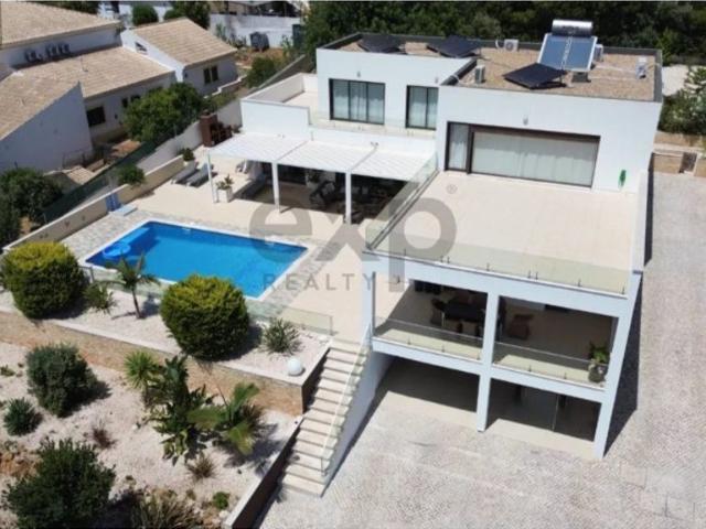 Prestigiosa casa de 306 m² à venda Portimão, Faro