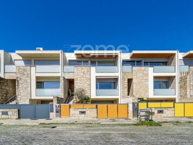 Prestigiosa casa de 323 m² à venda Braga