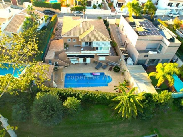 Prestigiosa casa de 332 m² à venda Loulé, Portugal
