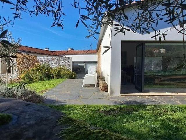 Prestigiosa casa de 442 m² à venda Real, Portugal