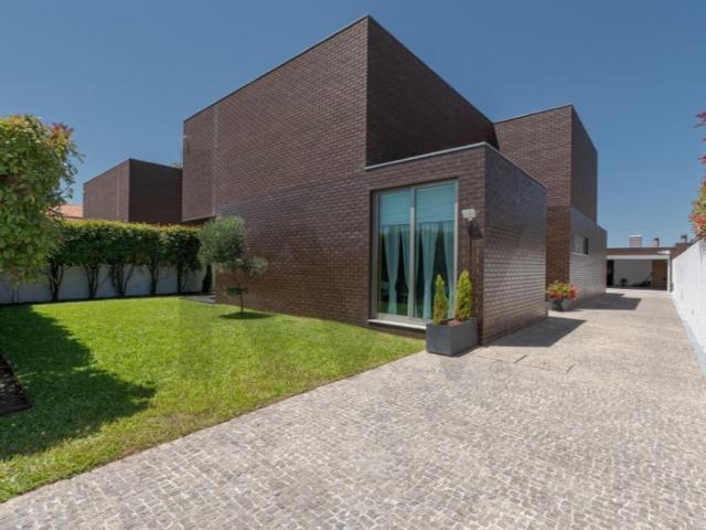 Prestigiosa casa de 458 m² à venda Aveiro, Portugal