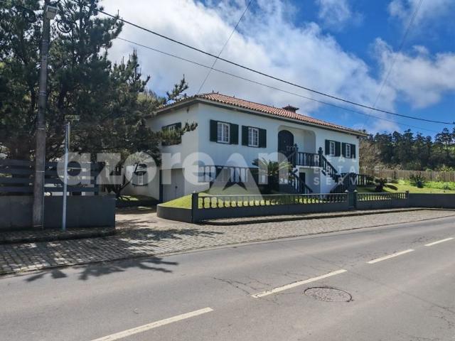 Prestigiosa casa de 458 m² à venda Ponta Delgada, Portugal