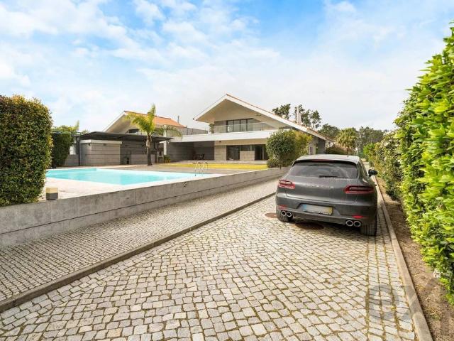 Prestigiosa casa de 404 m² à venda Corroios, Portugal