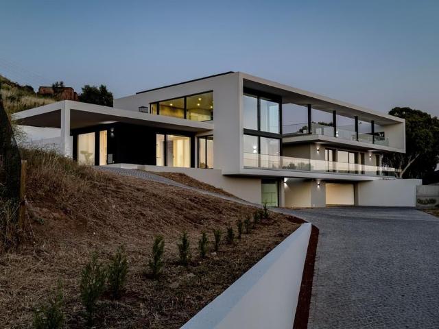 Prestigiosa casa de 424 m² à venda Oeiras, Portugal