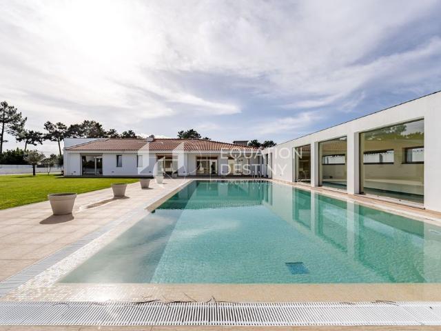 Prestigiosa casa de 590 m² à venda Almada, Setúbal