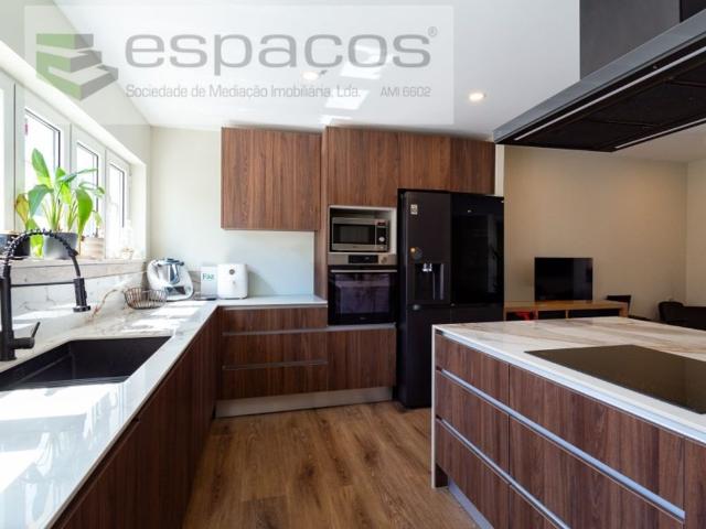 Prestigiosa casa de 91 m² à venda Bairro da Petrogal, Loures, Lisboa