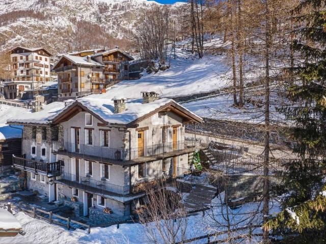 Prestigiosa casa di 400 mq in vendita Frazione Tourtourouse 18, Valtournenche, Aosta, Valle d’Aosta