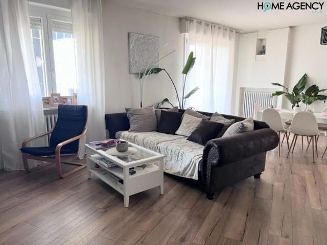 Prestigiosa Residenza Vista Lago con Tre Unit Autonome