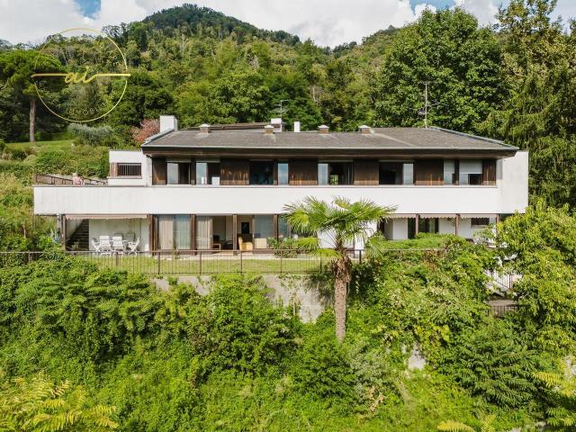 PRESTIGIOSE VILLA MIT PANORAMABLICK IN MORBIO