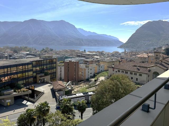 Prestigioso ufficio con vista dominante sulla città. Adatto uso misto abitativo