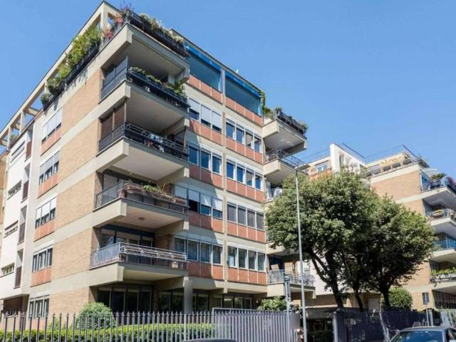Prestigioso ufficio di 226 mq in vendita via Antonio Gramsci, Roma, Lazio