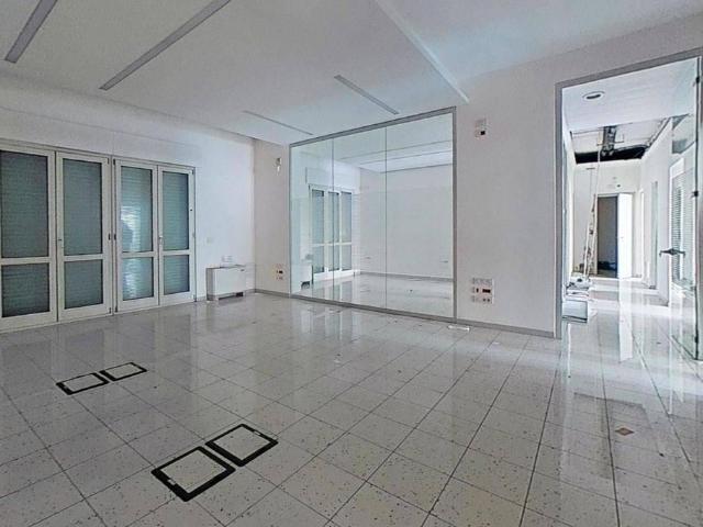 Prestigioso ufficio di 313 mq in vendita Via Monte Sabotino, N. 1, Venezia, Veneto