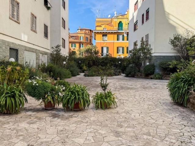 Prestigioso appartamento di 100 m² in vendita Via degli Appennini, Roma, Lazio
