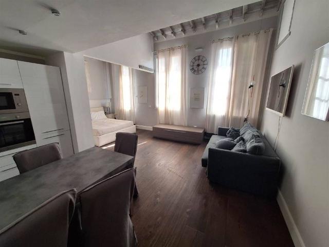 Prestigioso appartamento di 100 m² in vendita Firenze, Toscana