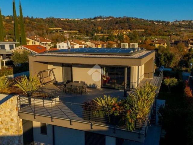 Prestigioso appartamento di 119 m² in vendita Via Nereo Maffezzoli, 5, Garda, Verona, Veneto