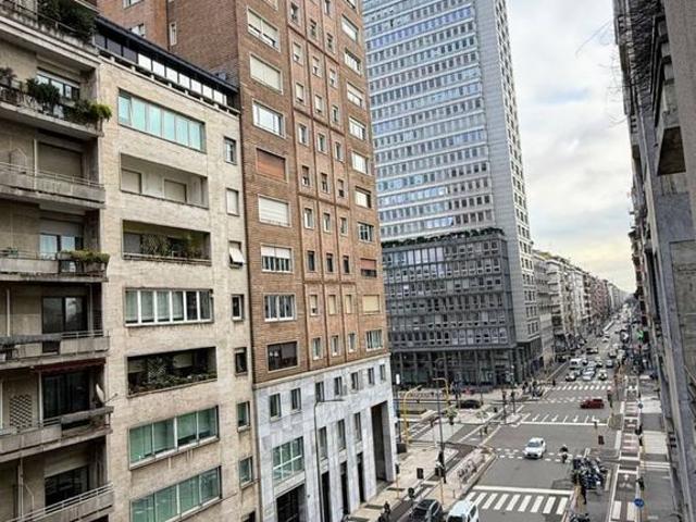 Prestigioso appartamento di 120 m² in vendita Viale Ferdinando di Savoia, 3, Milano, Lombardia