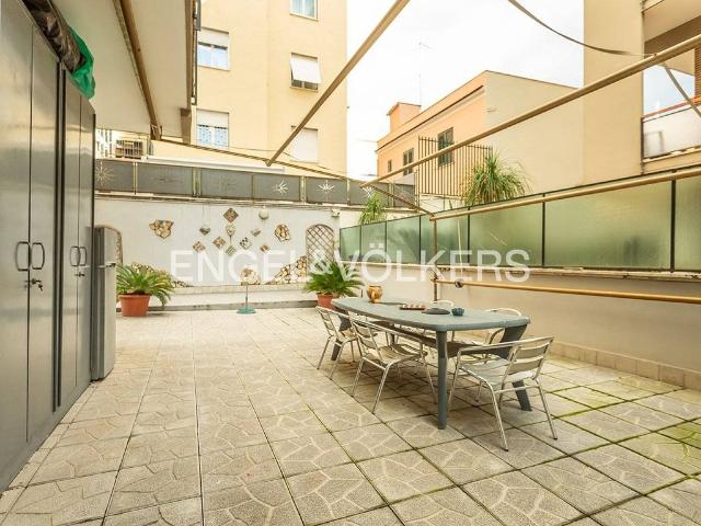 Prestigioso appartamento di 136 m² in vendita Via Marco Tabarrini, Roma, Lazio