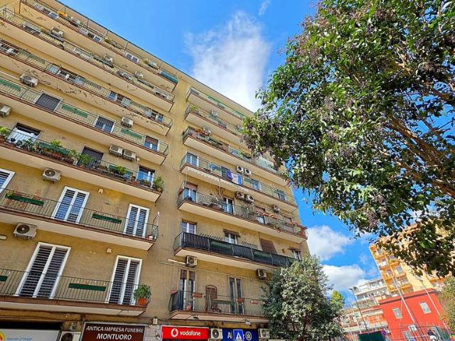 Prestigioso appartamento di 140 m² in vendita Arenella, Italia