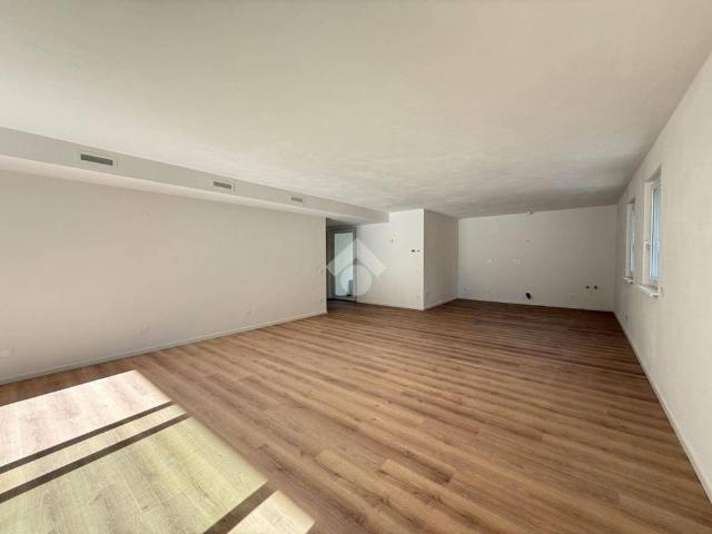 Prestigioso appartamento di 156 m² Viale Verona, 118, Trento, Provincia di Trento, Trentino Alto Adige