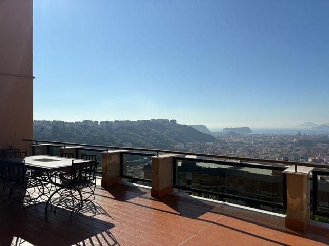 Prestigioso appartamento di 150 m² in vendita Napoli, Campania