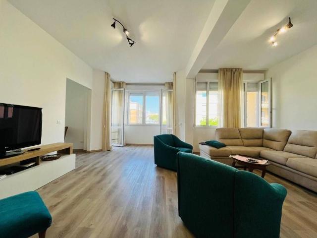 Prestigioso appartamento di 160 m² in vendita Quartiere Duca D'Aosta, Viareggio, Lucca, Toscana
