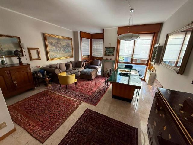 Prestigioso appartamento di 171 m² in vendita Via Montecatini, Milano, Lombardia