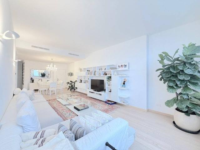 Prestigioso appartamento di 185 m² in vendita Via Vittor Pisani, 2, Milano, Lombardia
