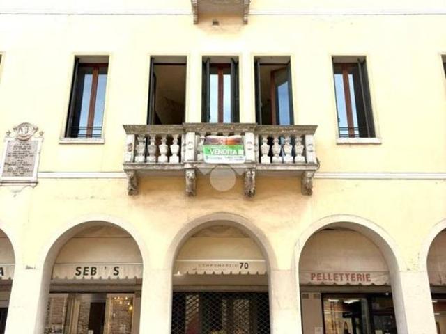Prestigioso appartamento di 190 m² in vendita Via Calmaggiore, 70, Treviso, Veneto