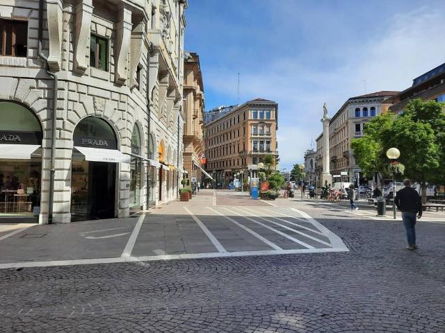 Prestigioso appartamento di 190 m² in vendita Piazza Giuseppe Garibaldi, Padova, Veneto