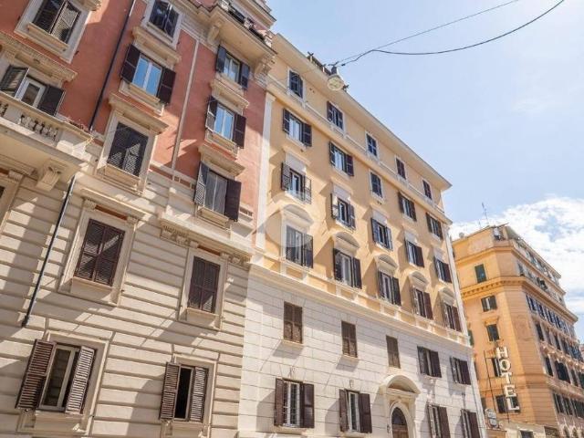 Prestigioso appartamento di 202 m² in vendita Via Angelo Poliziano, 71, Roma, Lazio