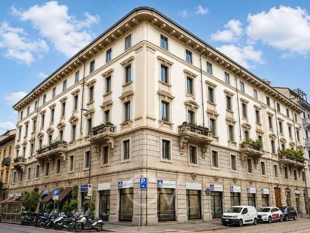 Prestigioso appartamento di 220 m² in vendita Via Luigi Settembrini, Milano, Lombardia