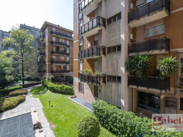 Prestigioso appartamento di 220 m² in vendita Viale Bianca Maria, 28, Milano, Lombardia
