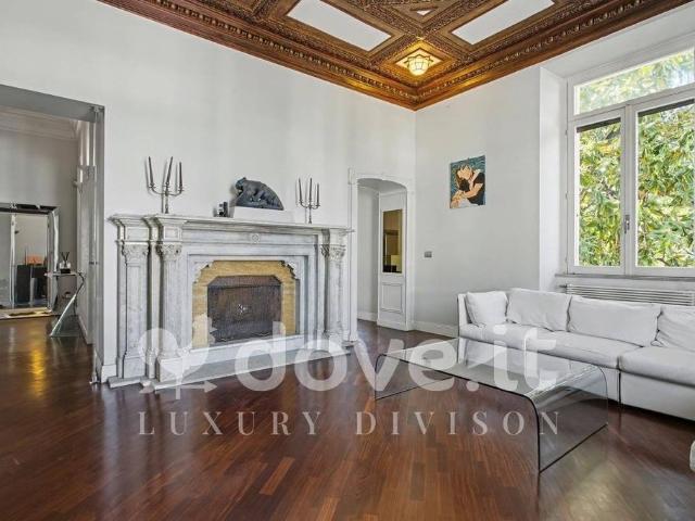 Prestigioso appartamento di 230 m² in vendita Via Giovanni Battista Morgagni, 32, Roma, Lazio