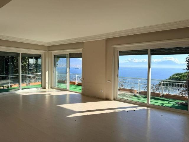 Prestigioso appartamento di 284 m² in vendita Via Catullo, 68, Napoli, Campania
