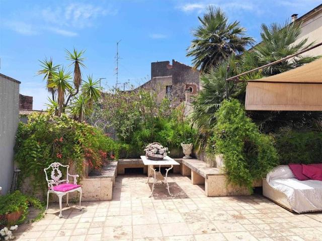 Prestigioso appartamento di 290 m² in vendita Catania, Italia