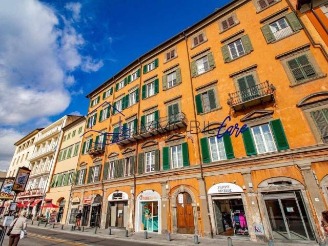 Prestigioso appartamento di 318 m² in vendita Lungarno Mediceo, Pisa, Toscana