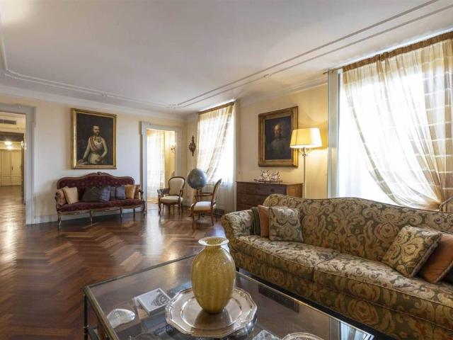 Prestigioso appartamento di 340 m² in vendita Via Fratelli Ruffini, 3, Milano, Lombardia