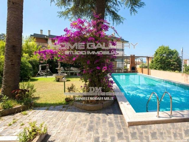 Prestigioso appartamento di 365 m² in vendita Viale Quartara, Genova, Liguria