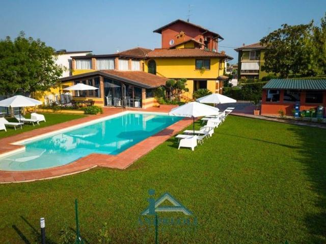 Prestigioso appartamento di 400 m² in vendita Via Dolci, Peschiera del Garda, Veneto