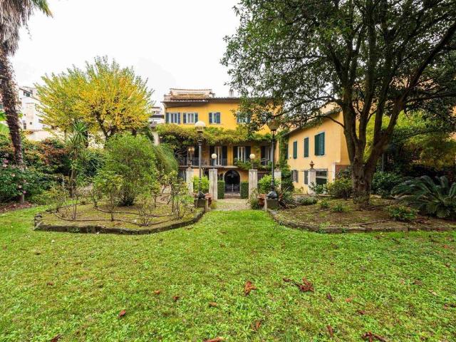 Appartamento di lusso in vendita Firenze, Italia